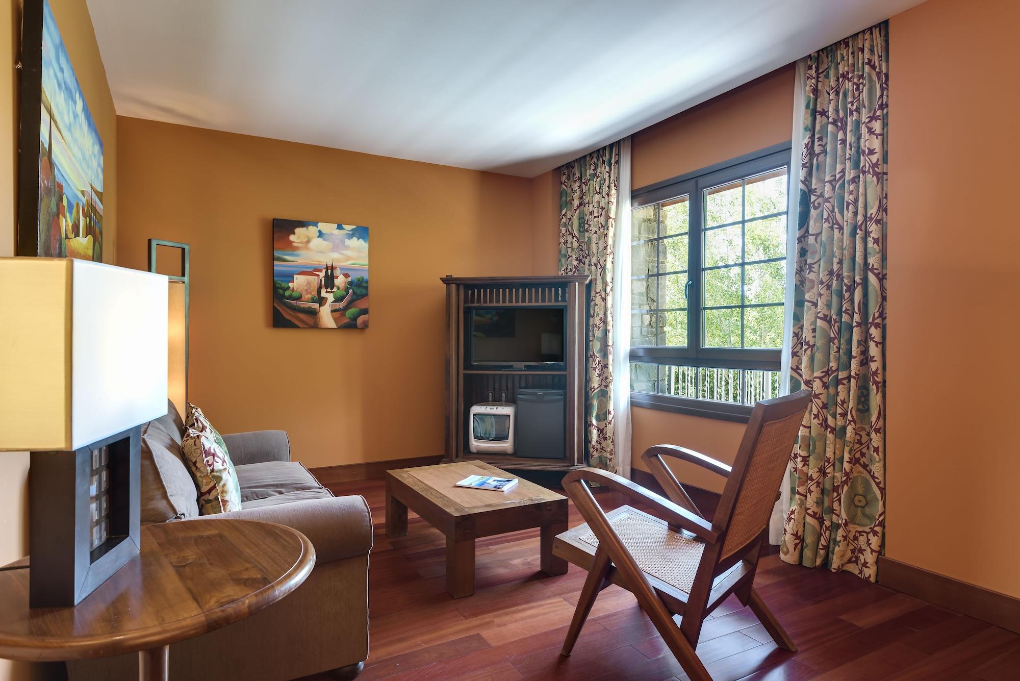 Hotel & Spa Monasterio De โบลตาญญา ภายนอก รูปภาพ A living room