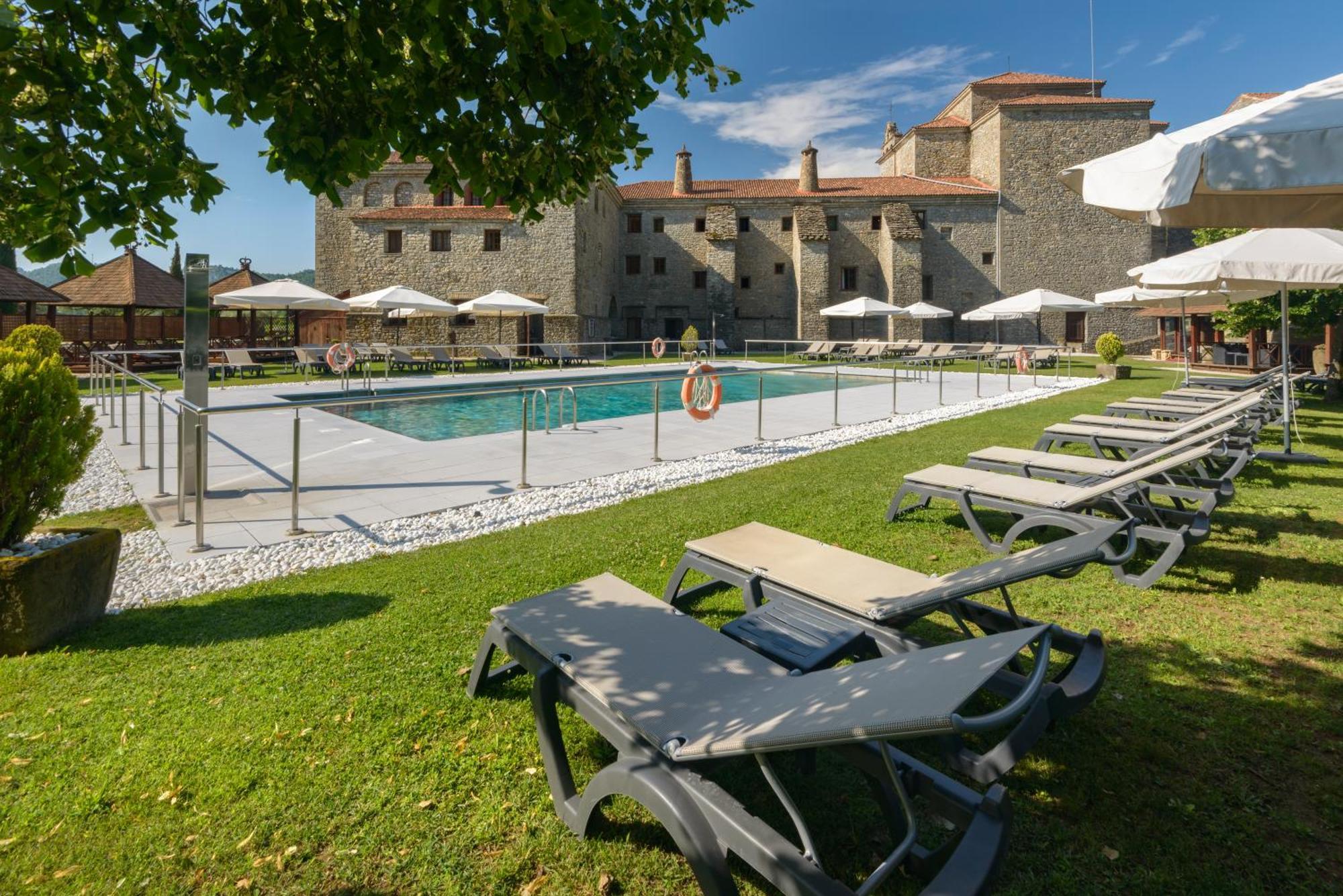 Hotel & Spa Monasterio De โบลตาญญา ภายนอก รูปภาพ The swimming pool at the hotel